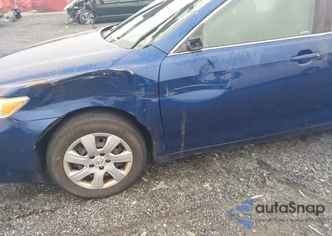 2010 Toyota Camry Le z USA, uszkodzony, nr VIN 4T1BF3EK9AU565288